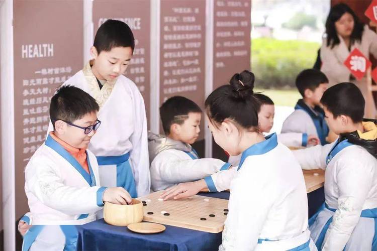 我对围棋有浓厚的趣味哪里错了
