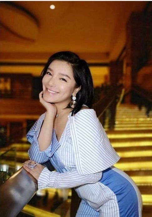 谷婭溦举办流行歌会回应换班陈慧娴任《中年好声音》评委