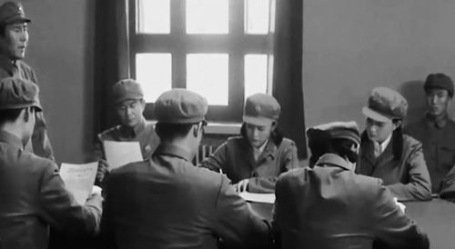 黑龙江孙吴：男子收拾仓房发现发子弹上交民警