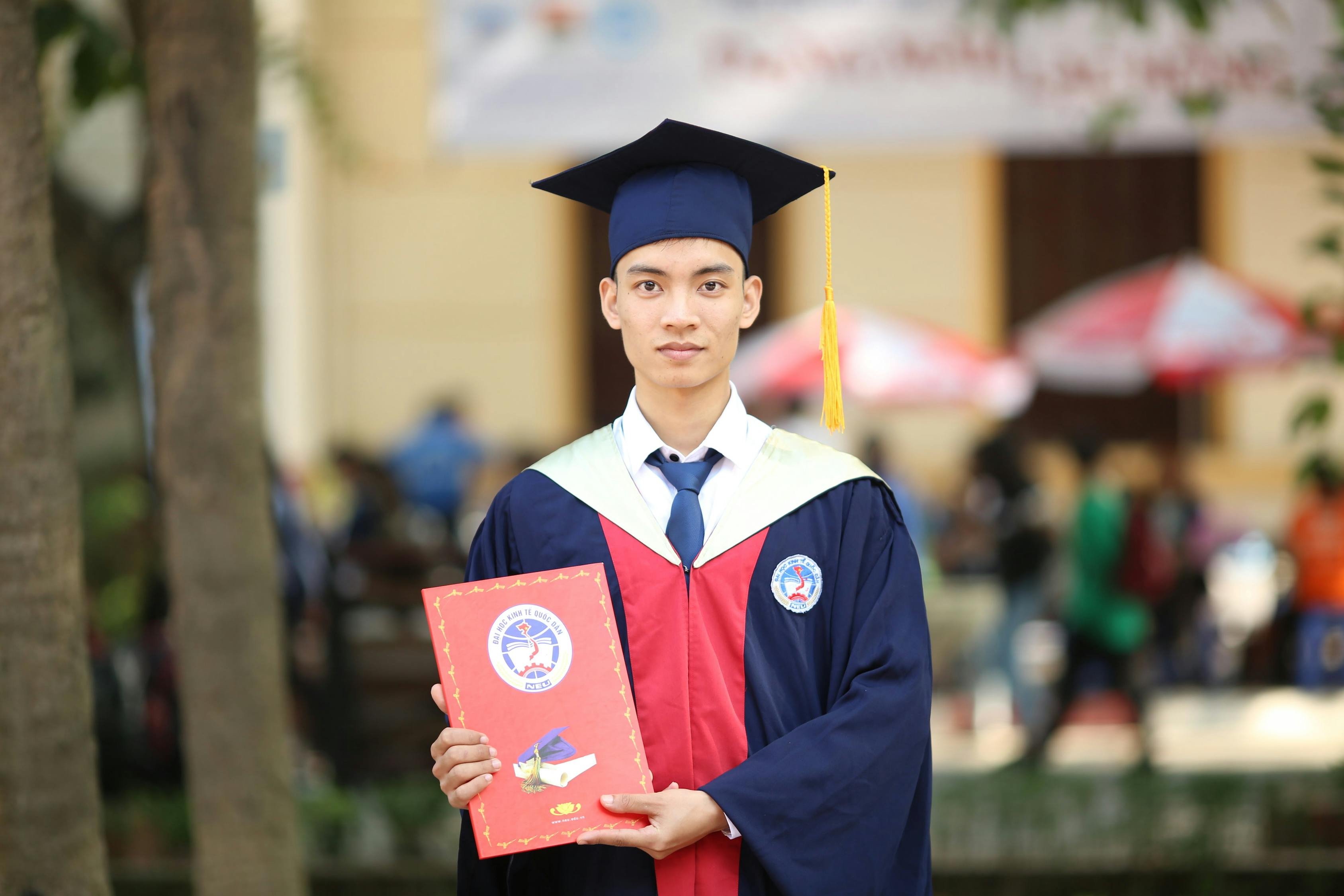 大四男生与一岁小外甥的大学奇遇，一场关于成长与陪伴的温馨旅程