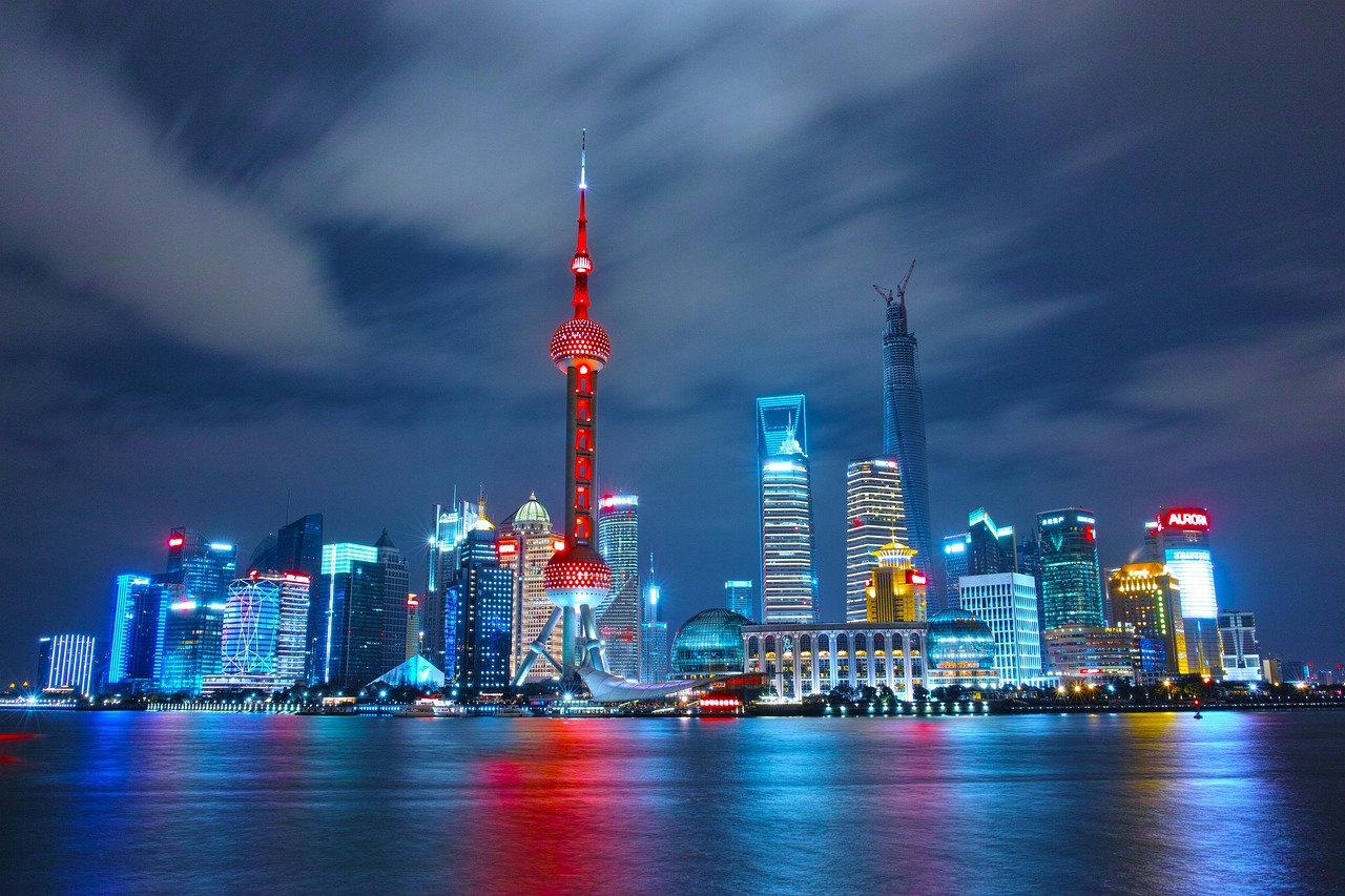 上海疫情通报中的隐藏信号，我们如何从中读懂未来趋势