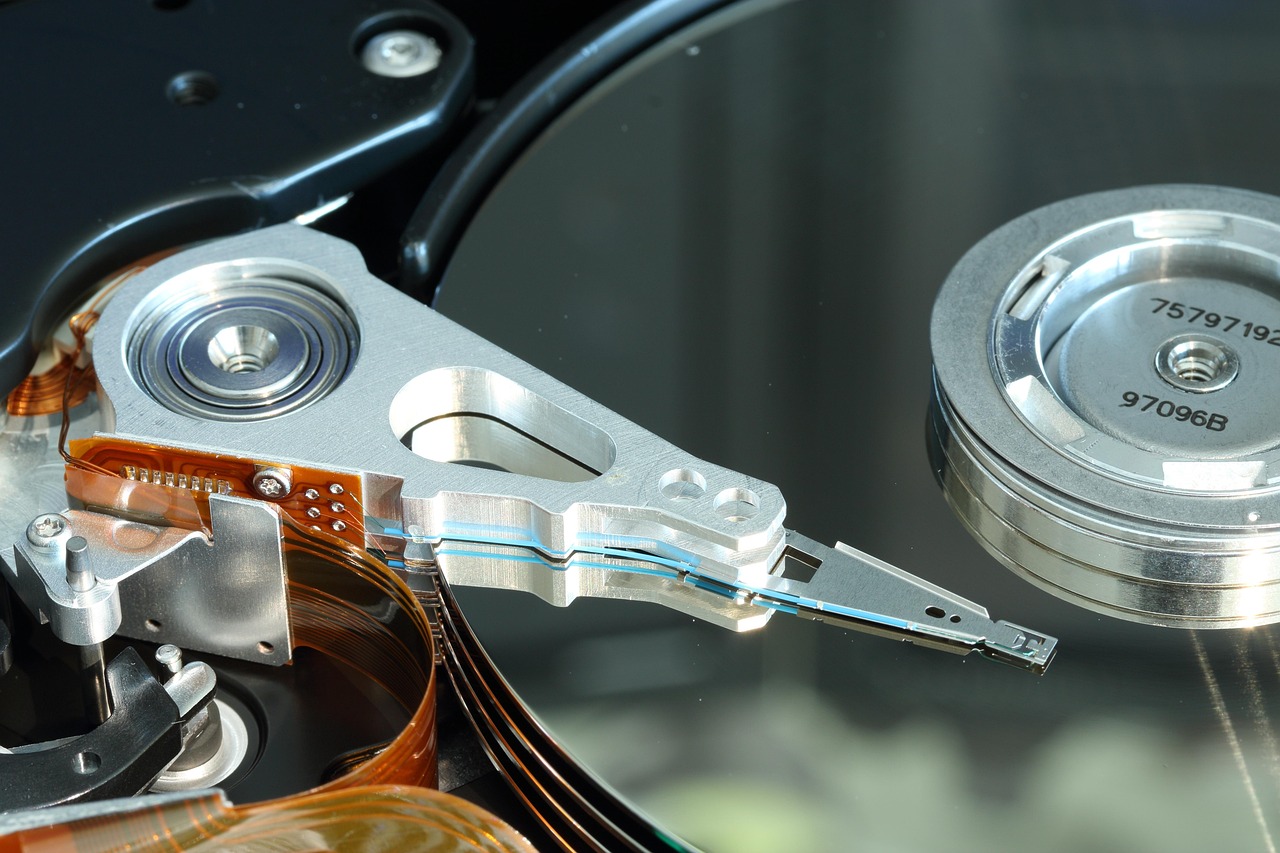 固态硬盘（SSD）与普通硬盘（HDD）深入了解它们的区别