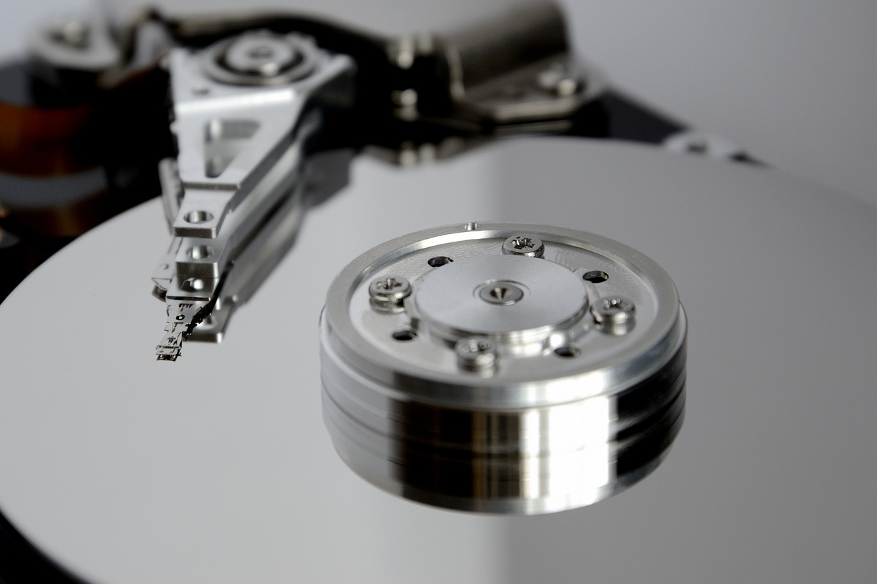 固态硬盘（SSD）与普通硬盘（HDD）深入了解它们的区别