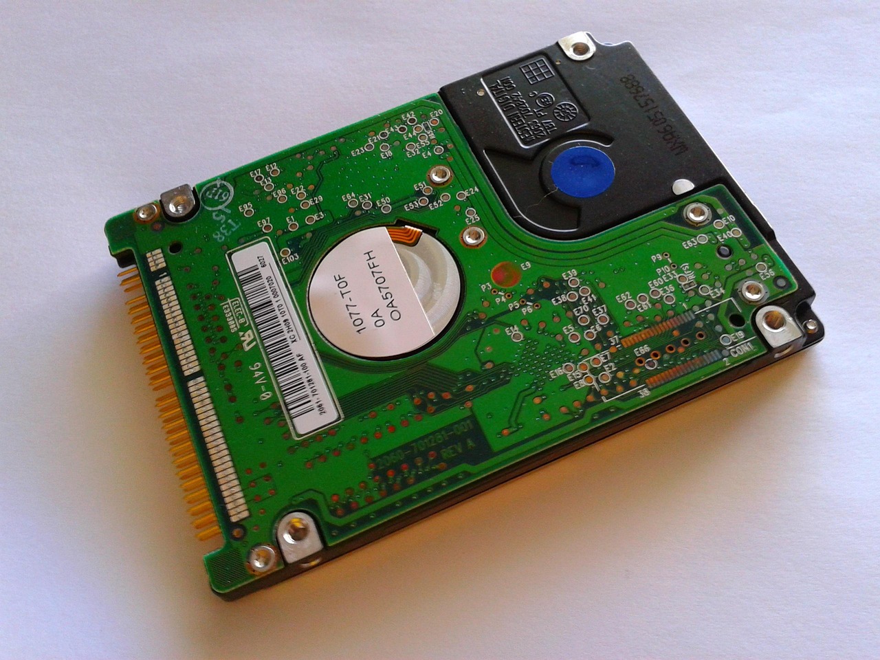 固态硬盘（SSD）与普通硬盘（HDD）深入了解它们的区别