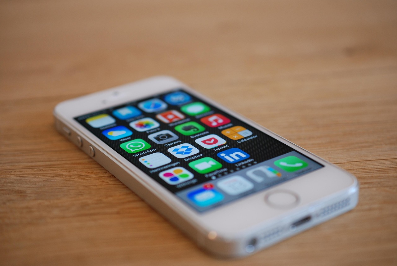 开启智能手机革命，iPhone 1代的传奇故事
